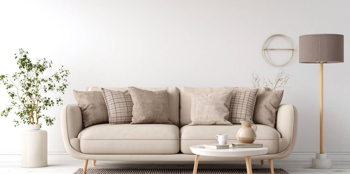 Intérieur de logement minimaliste illustrant la sécurisation et le classement LMNP par CléSoleil